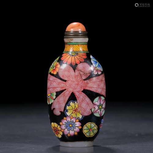 A Glass Painted 'Flower' Sunff Bottle