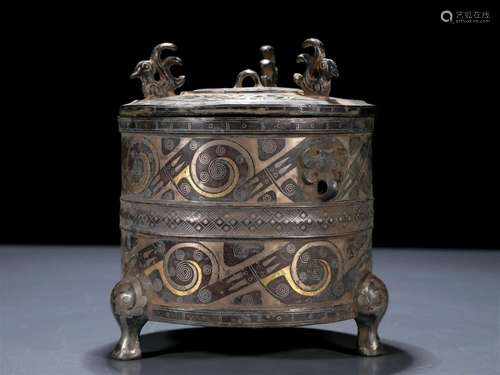 An Exquisite Bronze Gold& Silver-Mounted Beast-Handled T...