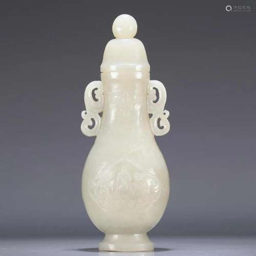 A Marvelous White Jade 'Scrolling Lotus' Vase