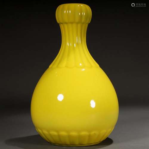 A Yellow-Glazed Melon-Ridged Garlic-Form Vase