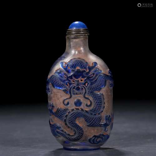 A Blue Overlay White Glass 'Dragon' Sunff Bottle