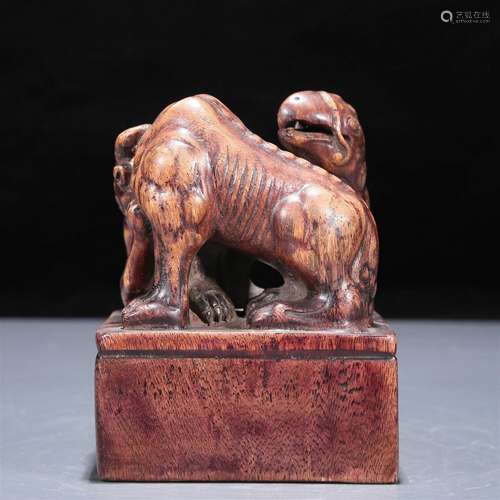 A Precious Eaglewood 'Auspicious Beast' Seal