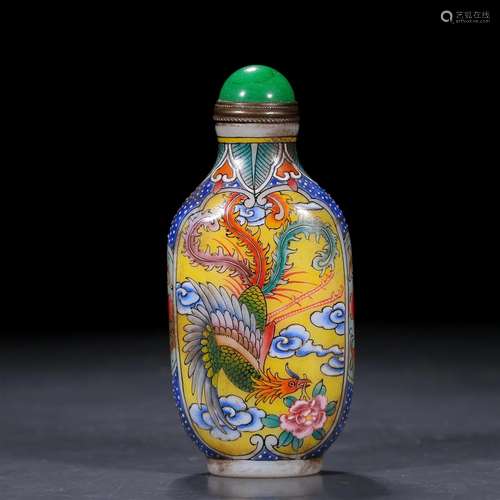 A Glass Painted 'Dragon and Phoenix' Sunff Bottle