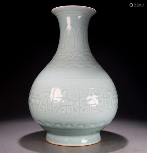 An Exquisite Clair-De-Lune Glazed 'Taotie' Yuhuchun ...