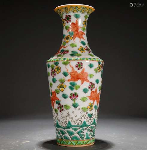 A Marvelous Famille-Rose 'Ocean& Fish' Vase