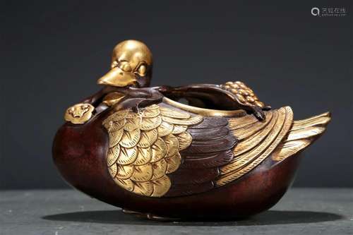 A Magnificent Gilt-Bronze Duck-Form Jar