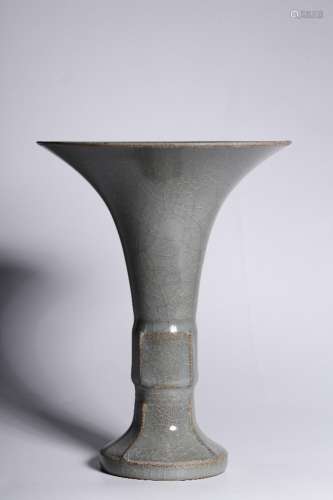 : your kiln vase with flowersBottom diameter 6.2 CM high 16....