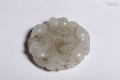 : hetian white jade therefore Long Yu wall70.3 grams, 5.6 CM...