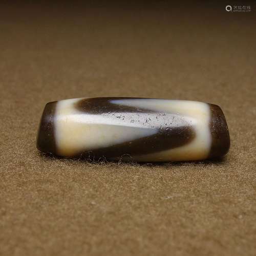 Beads, ancient patina canine teeth daySize, 11.5 x 34.5 mm