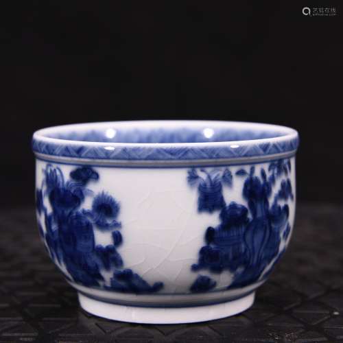 Blue and white antique pattern glass cups 5.3 7.7 cm high