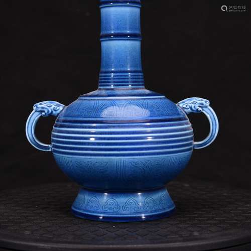 The peacock blue glaze carving in gluttonous grain net bottl...