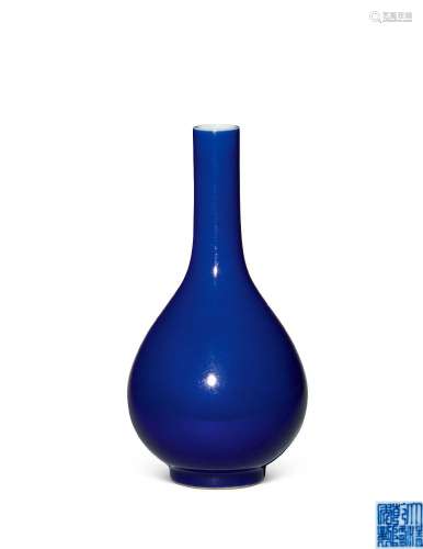 清乾隆丨祭蓝釉长颈瓶