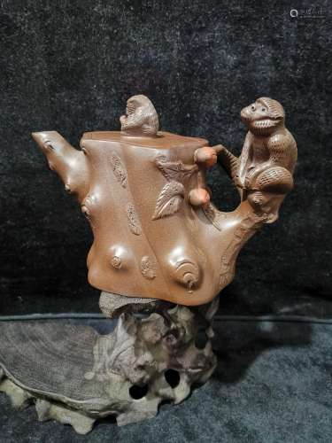 China old Yixing Clay Teapot Handmade monkey lid handle Purp...