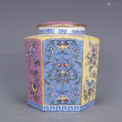 Exquisite Old Chinese Porcelain Enamel color hand painted fl...