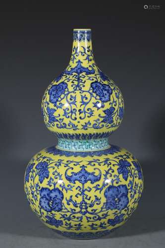 Yellow, blue and white gourd bottle specification: 38 cm wid...