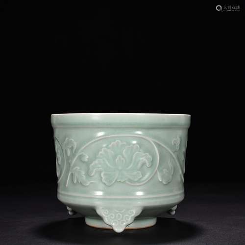 Longquan celadon powder blue glaze peony flower grain furnac...