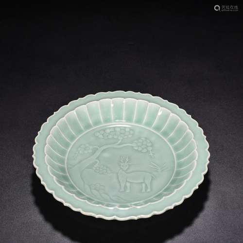 Longquan celadon powder blue glaze deer tray (calligraphy cu...