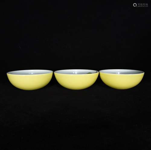 Colored enamel three fruit bowl, 3.5 x 10