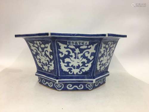 Blue blue to white flower pot and diameter 38.3, height of 1...