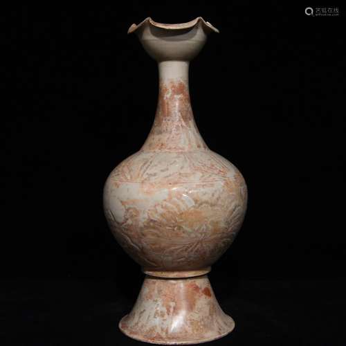 Kiln carved flower bottle mouth, 32 cm high 16 cm in diamete...