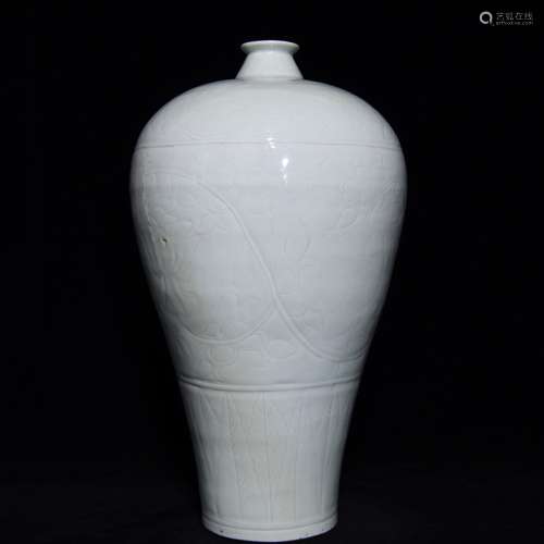 Sweet white glaze around flower grain mei bottles, branch he...