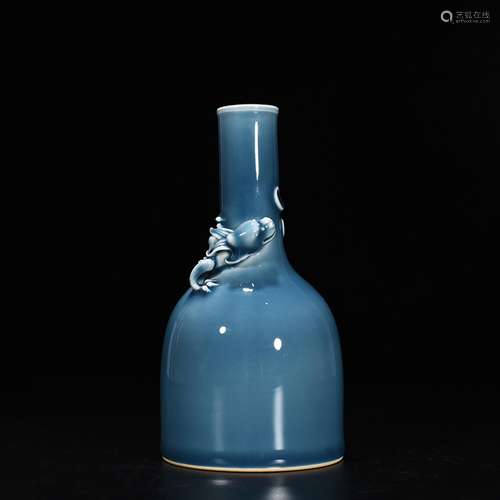 Sky blue glaze panlong bottles of 18 * 9 cm1500