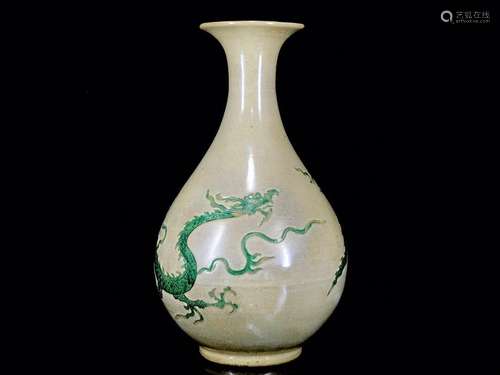 Green color carved dragon okho spring bottle of 45/24.568008...