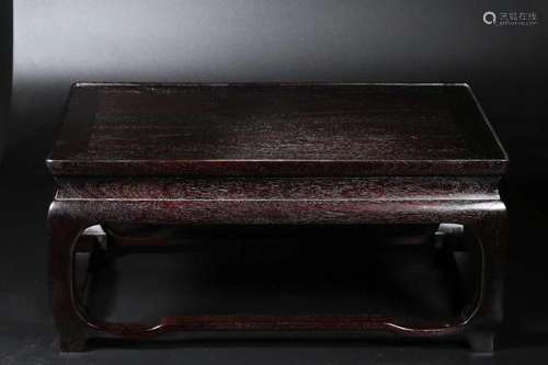 Red sandalwood baseSize about 40 x 28 by 18 cmSaving box emb...