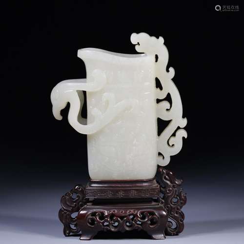 Hetian jade in extremely good fortuneClear height of 9.4 cm,...