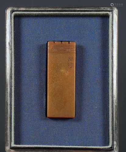 Ri tian seal, long and 2.2 2.2 6.2 cm wide, weighs 84 grams....