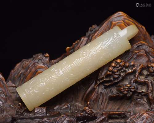 Hetian jade feathered pipeSpecification: 9.2 * 1.9 * 1.7 cm ...