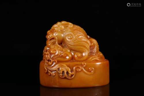 field-yellow stone "fish dragon seal"Size: 7.1 cm ...