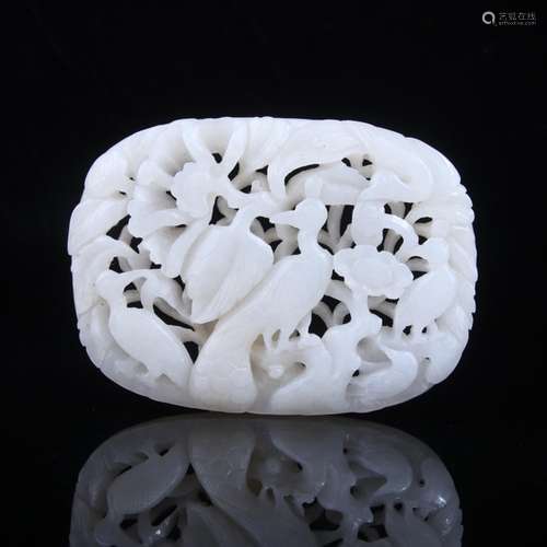 Hetian jade liao, pine crane live figureAn elegant shape lif...