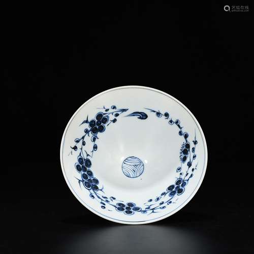 Blue and white plum blossom footed bowl 10 * 14 cm