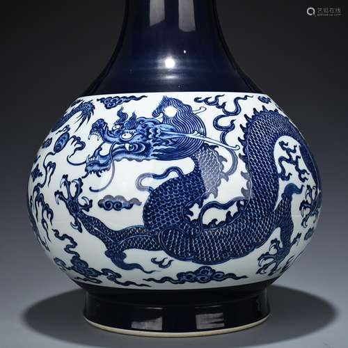 The blue and white dragon blue glaze okho spring bottle of 5...