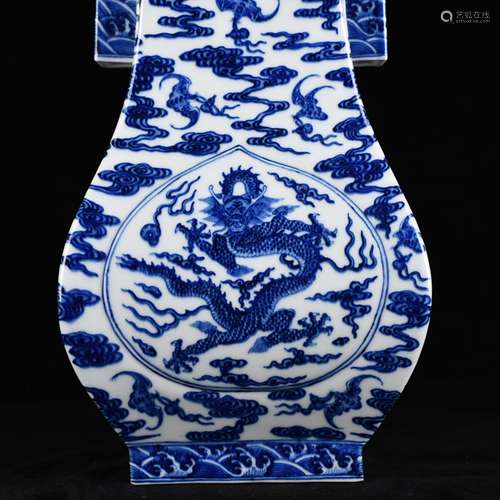 Blue and white dragon penetration ears 34 * 20 cm