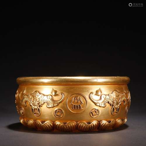 With gold, copper incense burner in sight.Specification: hig...