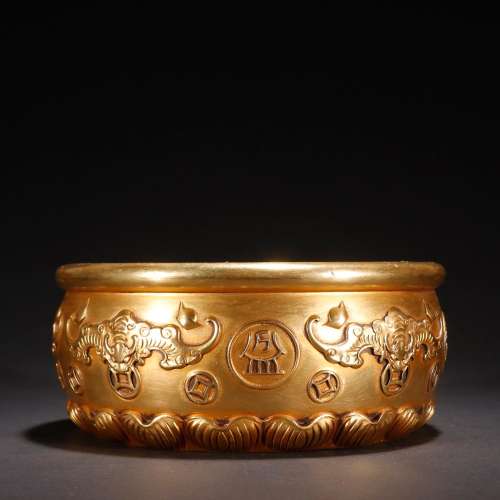 With gold, copper incense burner in sight.Specification: hig...
