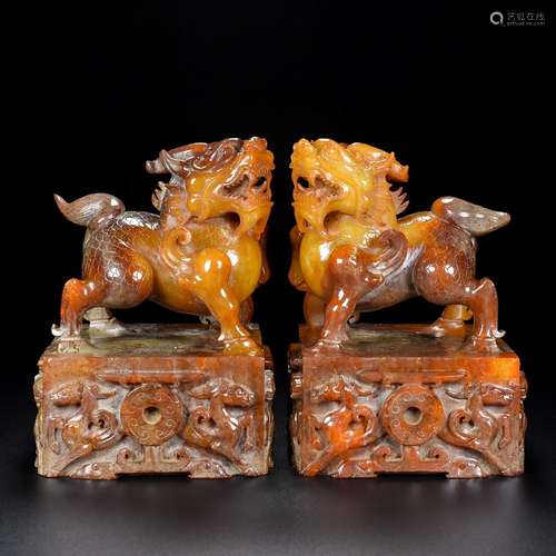 Hetian topaz kirin seal pair, the quality of the jade is exq...