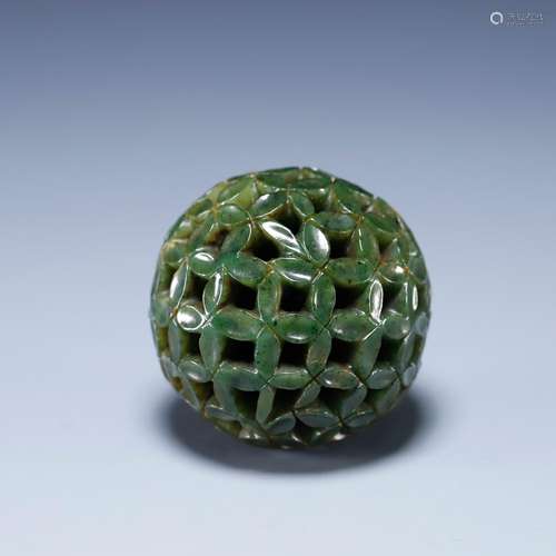 Hetian jade passepartout to pieces, size: 5.7 cm in diameter...