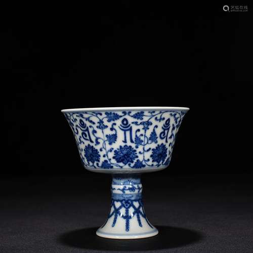 Blue and white lotus Sanskrit footed cup 10 x 11 cm in 3900