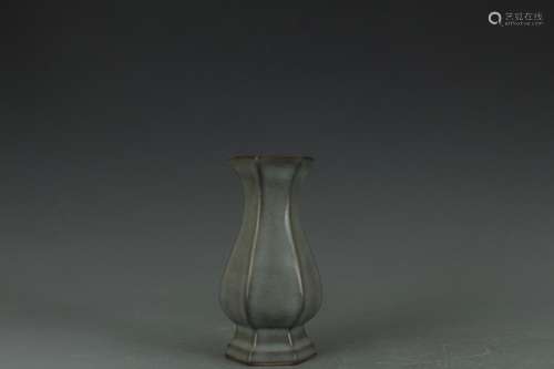 Dark bluish grey glaze kiln six-party bottle size: 14 cm dia...