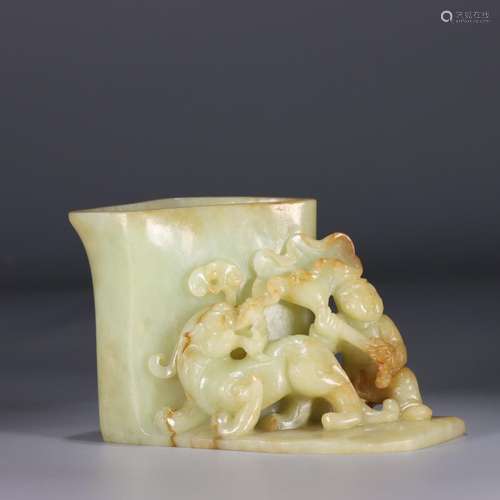 "Four brush pot: hetian jade boy play the beastSize: 9....