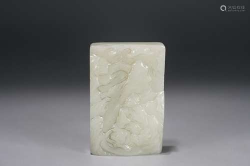 : hetian jade Lao zi by green cow verse: 5.2 cm wide. Thickn...