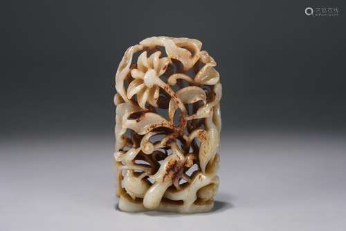 : hetian jade carving "lulu": 6.3 cm wide. Thickne...