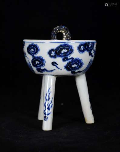 Blue and white YunFeng grain footed censer15 cm in diameter,...
