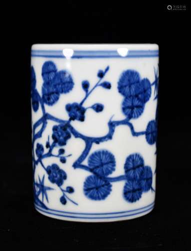 Blue and white shochiku MeiWen brush pot11 cm high 8 cm in d...