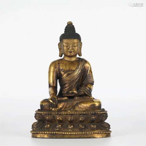 Chinese gilt bronze Buddha statue, 17th century