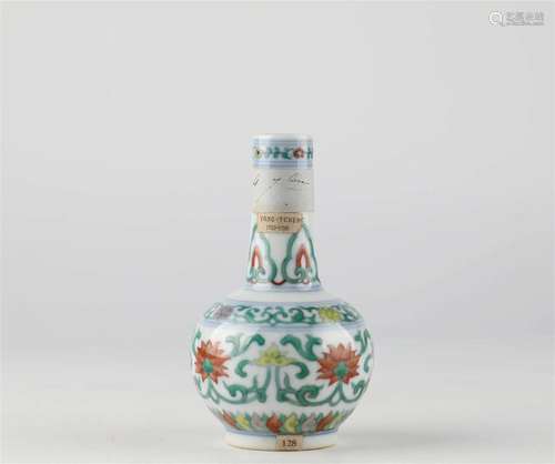 Chinese Doucai glaze porcelain vase, 17th century