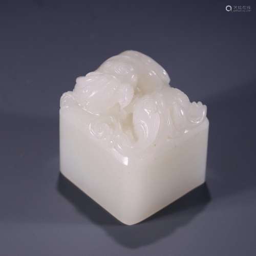 Hetian jade dragon sealHigh 4.9 cm. 4 cm wide. Weighs 180.2 ...